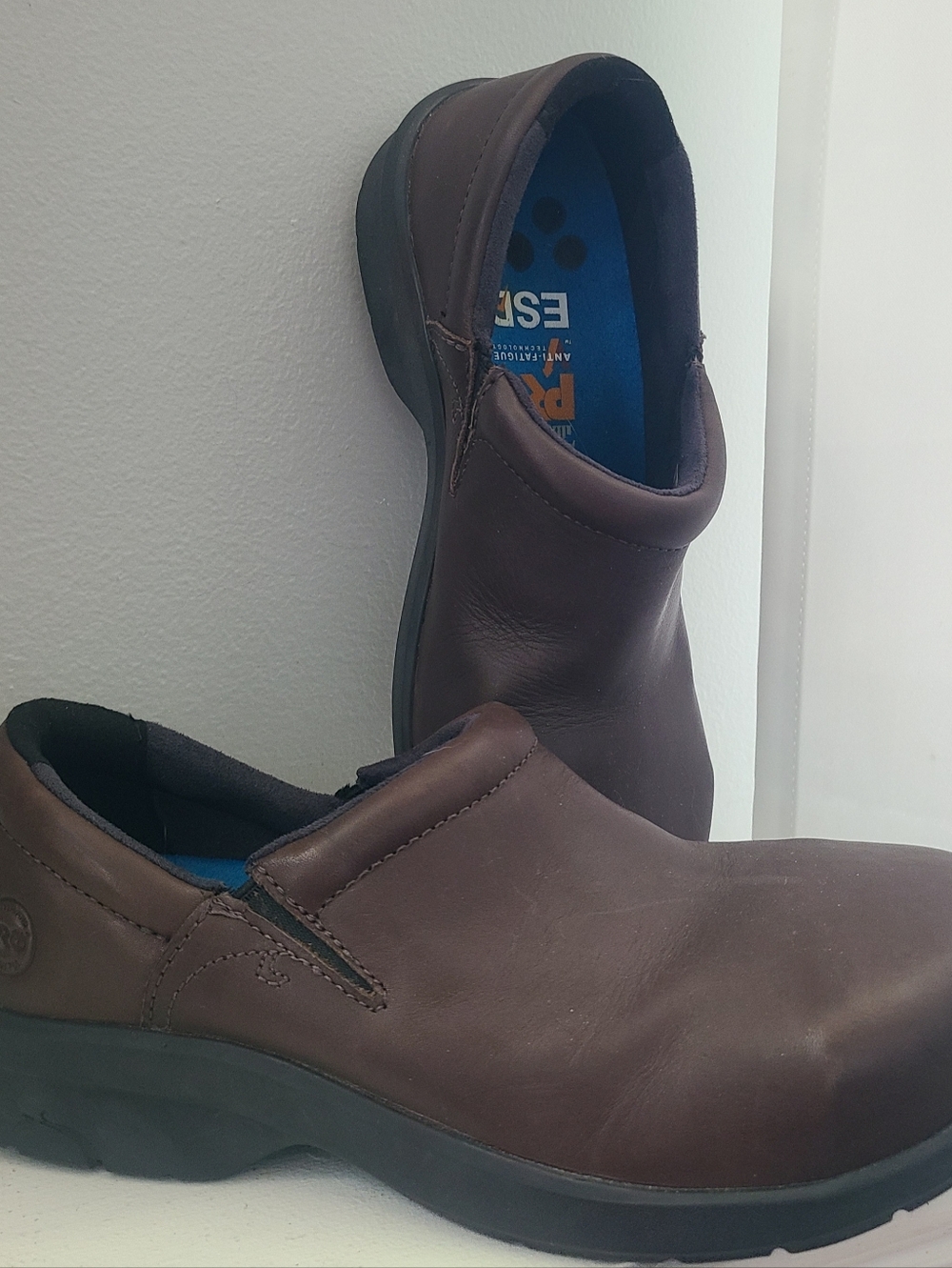 Timberland PRO Women's Newbury ESD Alloy Toe slip-on leather shoes Size 8.5M.
